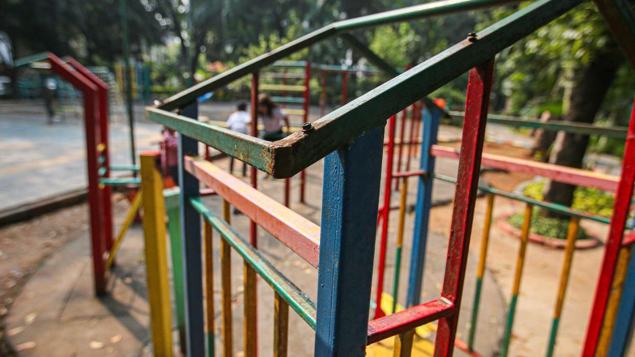 Seperti diketahui, RPTRA merupakan sebuah sarana umum yang dibangun sebagai fasilitas untuk masyarakat yang memiliki fungsi tempat aktivitas bermain yang ramah anak hingga berolahraga.