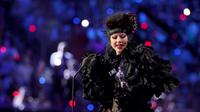Lady Gaga di panggung MTV VMAs 2025. (dok. Mike Coppola / GETTY IMAGES NORTH AMERICA / Getty Images via AFP)