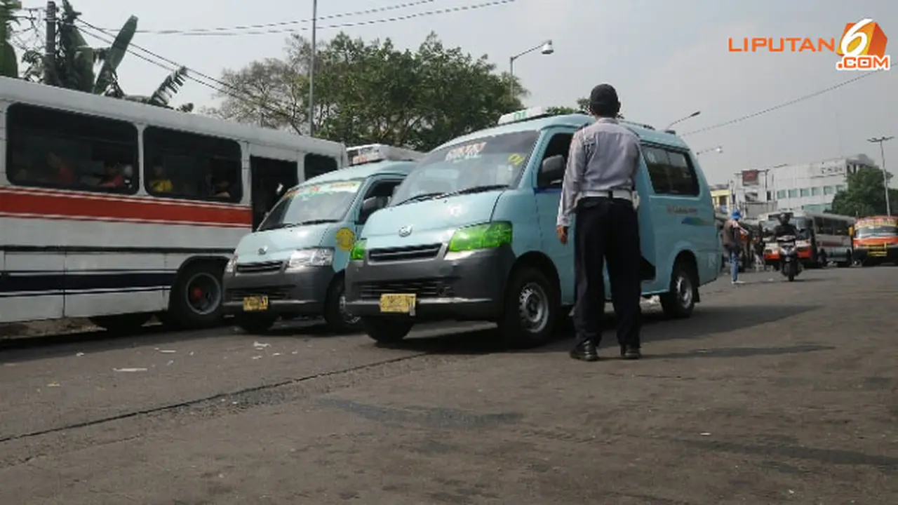 angkot-tilang-130625c.jpg