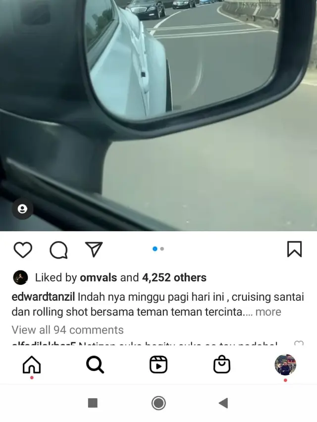 Konvoi mobil mewah (Ist)