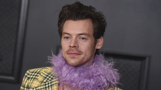 Harry Styles di Grammy Awards 2021. (Jordan Strauss/Invision/AP)