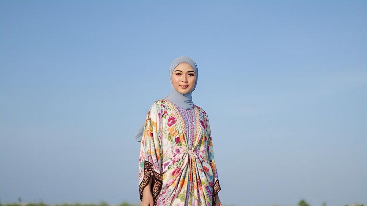 8 Model Kaftan Motif Bunga Terbaru 2025, Tampil Cantik dan Stylish Tanpa Kesan Kaku