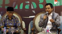 Anggota MPR F-Golkar Ichsan Firdaus (kanan) dan Anggota MPR F-PAN Yandri Susanto (kiri) saat diskusi Empat Pilar MPR di Jakarta, Senin (5/11). TKW Tuti Tursilawati dihukum mati di Arab Saudi kaena membunuh majikannya. (Liputan6.com/JohanTallo)