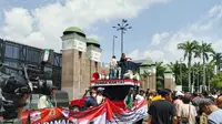 Aksi Tolak RUU TNI Dapat Tandingan Demonstran Pendukung Revisi