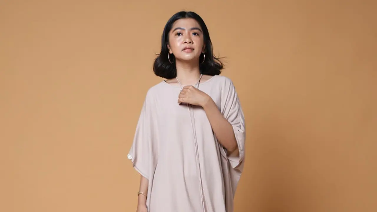 Model Gamis Kaftan Daily Look/Ilustrasi gambari oleh AI