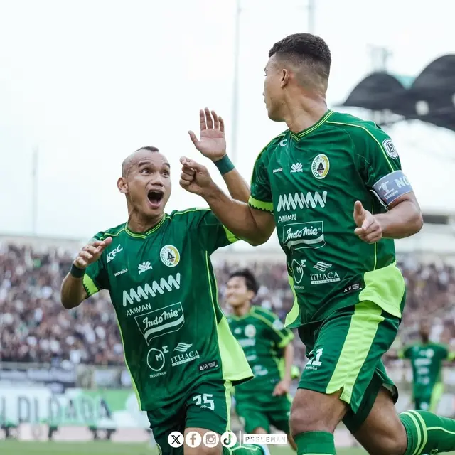 Riko Simanjuntak, Gustavo Tocantins