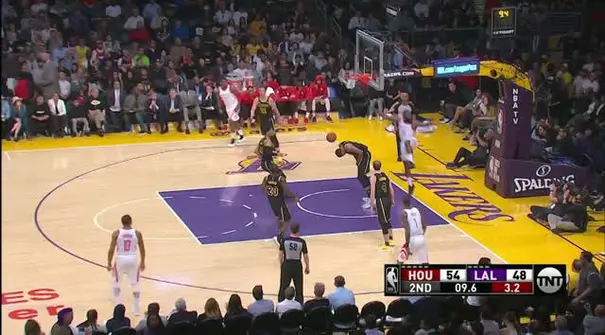 Berita video game recap NBA 2017-2018 antara Houston Rockets melawan LA Lakers dengan skor 105-99.