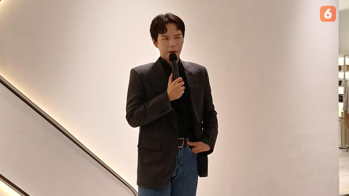 Tips Merawat Blazer ala Desainer Hartono Gan: Wajib Di-Dry Clean