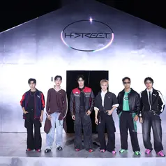 Ruang imersif ini mengusung konsep “Suburban Surreality,” menghadirkan perpaduan antara nuansa suburban dengan sentuhan kreatif yang mengaburkan batas masa lalu, masa kini, dan masa depan. [Dok/PUMA].