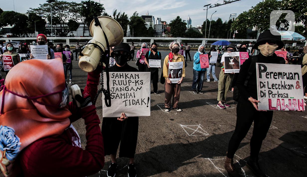 Foto Desak Sahkan Ruu Pks Para Perempuan Geruduk Gedung Dpr News Liputan6 Com