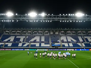 Para pemain Real Madrid menghadiri sesi latihan menjelang pertandingan keenam fase grup Liga Champions 2024/2025 melawan Atalanta di Bergamo, Italia pada 9 Desember 2024 (Piero CRUCIATTI/AFP)