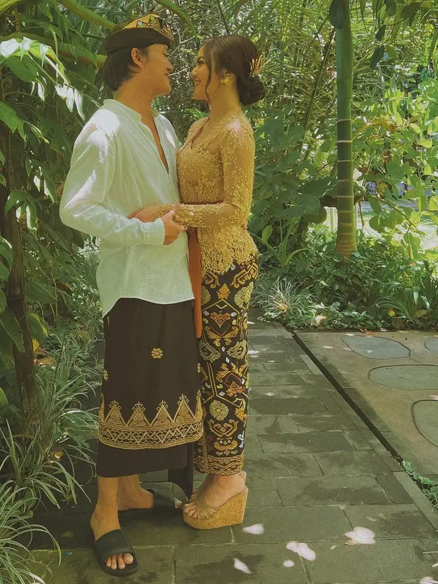 Rizky Febian dan Mahalini Raharja makin serius menjalin cinta meski beda keyakinan. (Foto: Dok. Instagram @rizkyfbian)