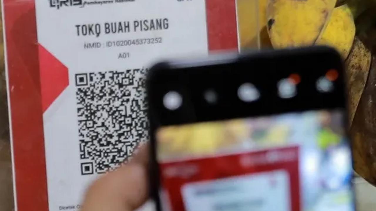 Angka tersebut menunjukkan pertumbuhan sebesar 104,64 persen. Ada pun jumlah pengguna QRIS sudah 37 juta dengan jumlah merchant UMKM sebanyak 26,7 juta.