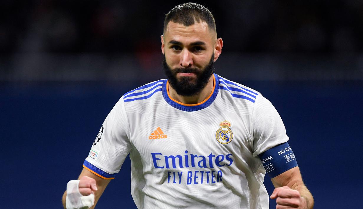 Real Madrid dinobatkan sebagai klub dengan sponsor jersey termahal saat ini. Los Blancos diketahui menandatangani kesepakatan sponsorship mereka dengan Emirates pada tahun 2012 dengan nilai 413 juta dolar. Namun, mereka akan menjadi sponsor utama hingga akhir musim ini. (AFP/Oscar Del Pozo)