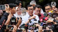 Politisi Partai Demokrasi Indonesia Perjuangan (PDIP) yang juga mantan Menteri Hukum dan HAM, Yasonna H Laoly memberikan keterangan sesaat sebelum meninggalkan Gedung Merah Putih Komisi Pemberantasan Korupsi (KPK), Jakarta, Rabu (18/12/2024). (Liputan6.com/Herman Zakharia)