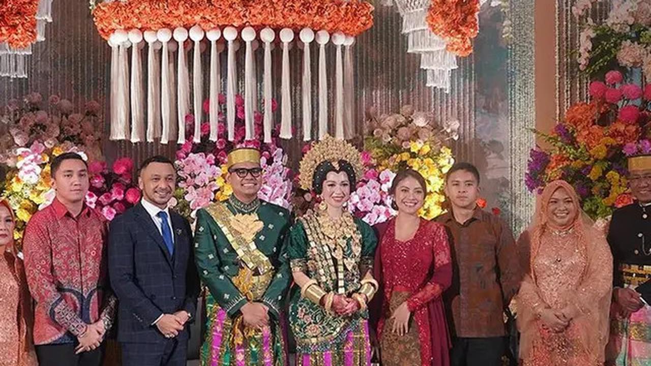 8 OOTD Ibu Pejabat hingga Istri Pejabat saat Kondangan ke Pernikahan Wakil Ketua MPR RI, dari Selvi Ananda Sampai Menteri Pariwisata