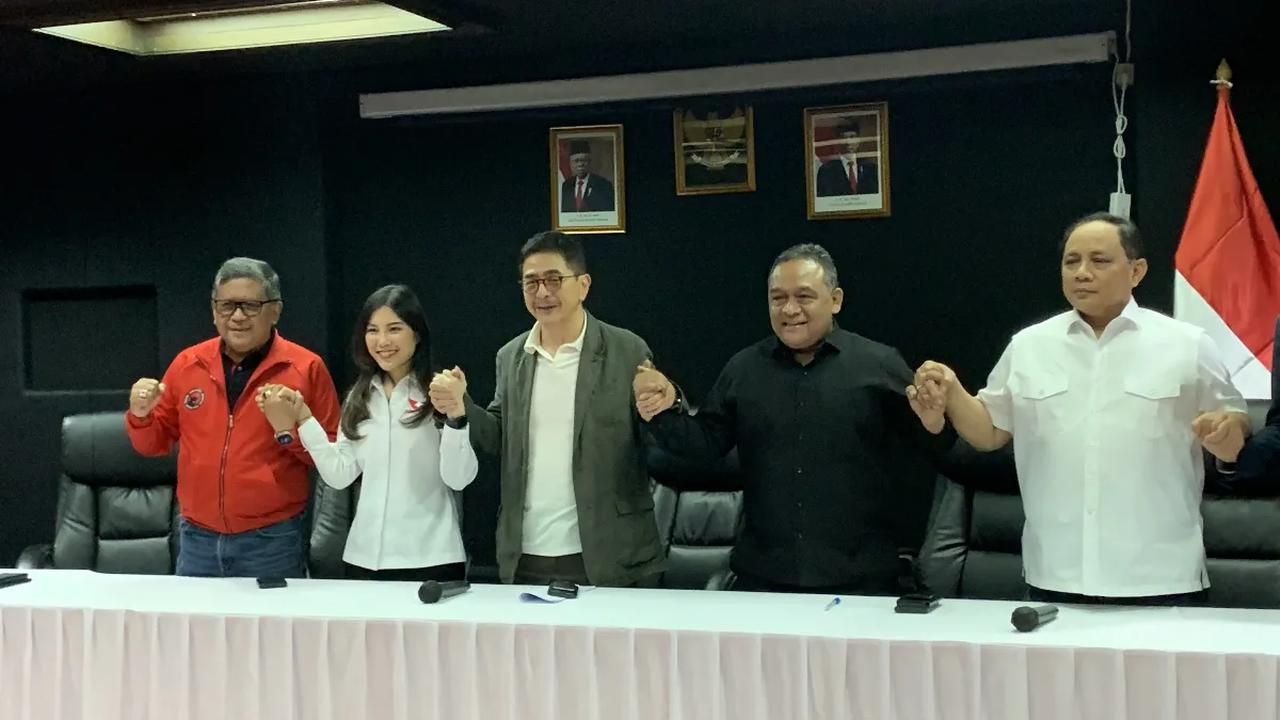Mendengar dinamika MK itu, Megawati meminta DPP PDIP berkoordinasi dengan Tim Pemenangan Nasional Ganjar Presiden terkait pengumuman bakal cawapres.<br>