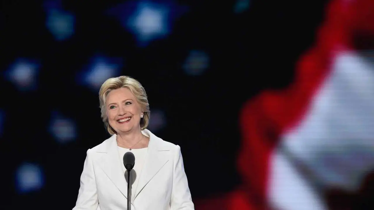 Hillary: Ada Kekuatan Lain yang Inginkan Amerika Terpecah Belah