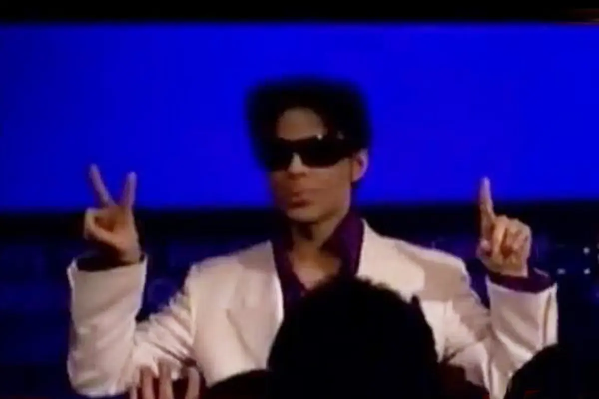 Unjuk Rasa HMI hingga Meninggalnya Legenda Musik Prince