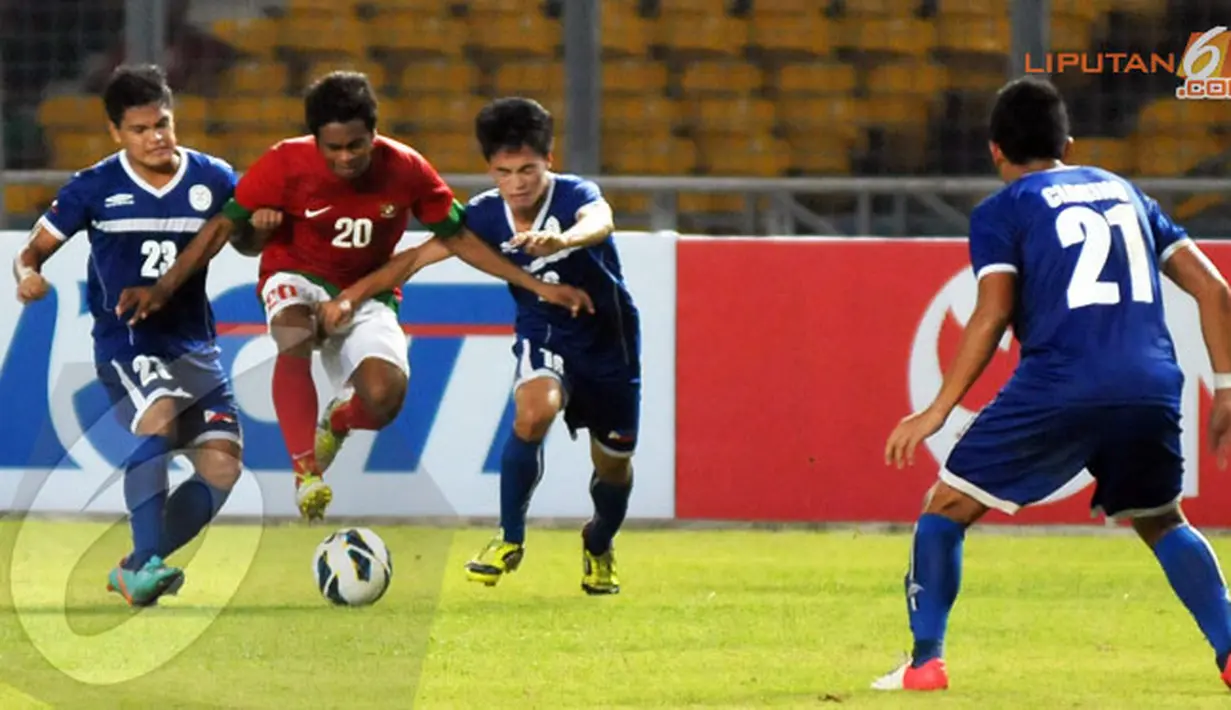 Tim asuhan Indra Sjafri unggul 2-0 melawan Timnas Filipina U-19 meski melalui permainan ketat dalam kualifikasi Piala AFC di Gelora Bung Karno pada Kamis (11/10/13) (Liputan6.com/ Helmi Fithriansyah)
