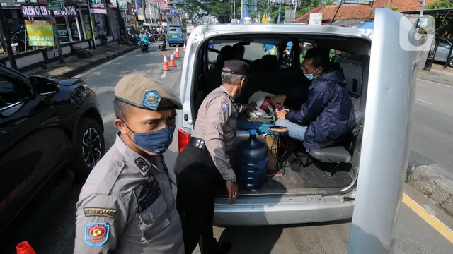 Kendaraan Tanpa Dilengkapi Dokumen Diputar Balik di Jalan Alternatif Parung