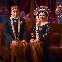 Pernikahan Jawa./Copyright shutterstock.com/g/DonniYudha