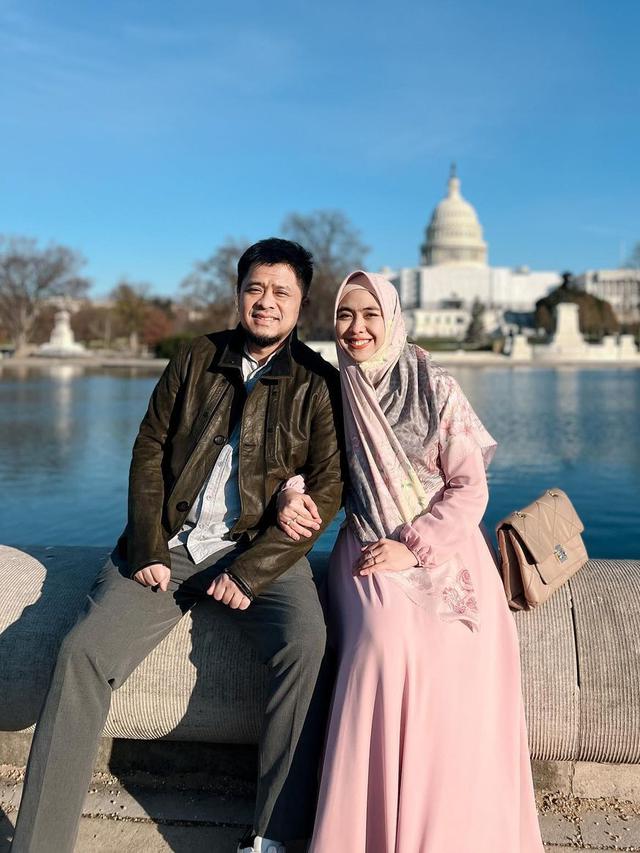 Oki Setiana Dewi dan sang suami, Ory Vitrio. (Foto: Dok. Instagram @okisetianadewi)