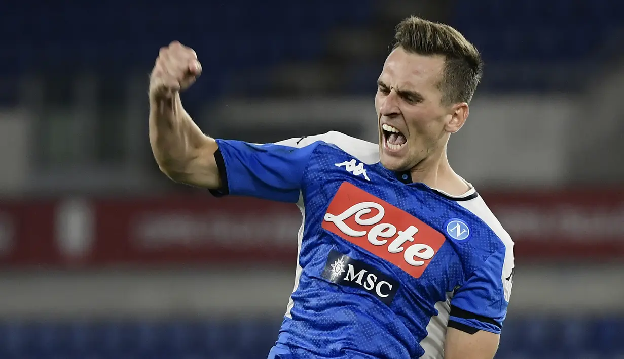 3. Arkadiusz Milik (Napoli) - Penyerang asal Polandia ini tersingkir dari skuad Napoli sejak menolak menandatangani kontrak baru selama musim panas. Arkadiusz Milik tercatat belum bermain satu laga pun pada musim ini. (AFP/Filippo Monteforte)