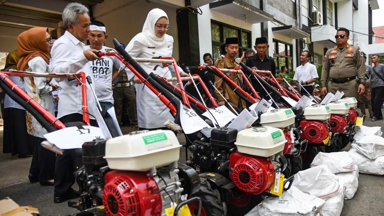 Bupati Purwakarta Anne Ratna Mustika