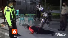 Mengetahui ada pengendara sepeda motor masuk tol, petugas yang tengah melakukan penyekatan larangan mudik di pos check point, Desa Grudo, Kecamatan Kota Ngawi, langsung melakukan pengejaran.
