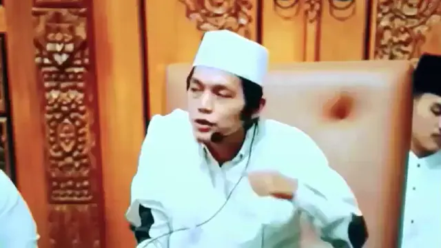 Gus Iqdam kecewa berat dengan jemaah yang pacaran  (SS: YouTube Sahabat Pusat)