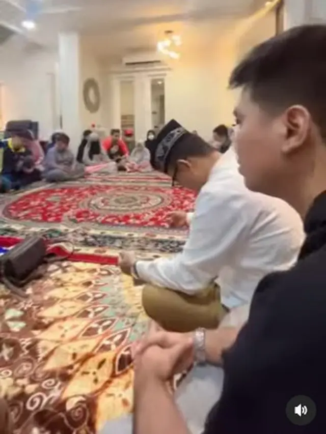6 Momen Syukuran Rumah Baru Gala Sky, Buka Puasa Bareng Anak Yatim