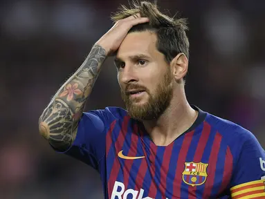 Lionel Messi saat ini menyandang status bebas transfer. Kontraknya dengan Barcelona sudah selesai pada 30 Juni 2021 kemarin. Jika tak ada pembaruan ikatan kerja, Messi bisa pergi secara cuma-cuma. Selain dirinya, berikut 5 pemain bintang yang berlabel gratisan. (Foto: AFP/Lluis Gene)