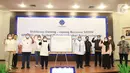Menaker Ida Fauziyah bersama pimpinan KADIN, APINDO, KSPSI, KSBSI dan Serikat Pekerja atau Buruh membacakan Deklarasi Gotong Royong menyikapi pandemi Covid-19 dalam masa PPKM Darurat di Kemnaker, Jakarta Selasa (13/7/2021). Deklarasi berisikan enam poin. (Liputan6.com/HO/Kemnaker)