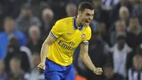 Agen Vermaelen Bantah Ketertarikan Napoli