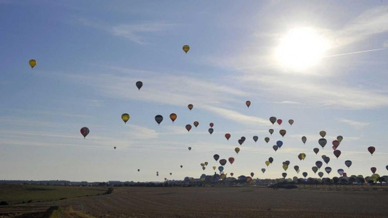 Festival balon udara hiasi langit Prancis
