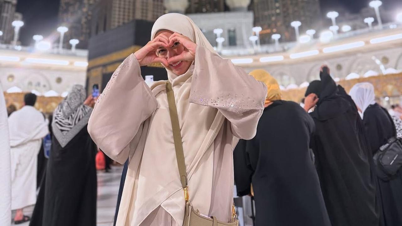 Nina Zatulini di Tanah Suci