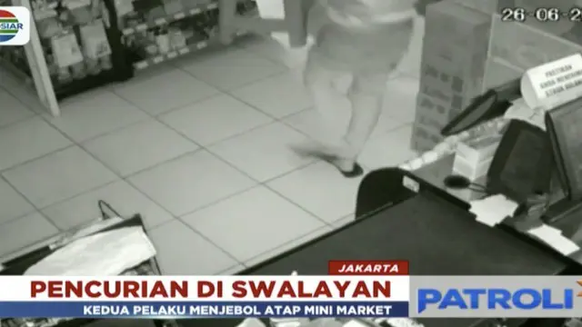 Detik-Detik Pencuri Minimarket Bertopeng Plastik Terekam CCTV