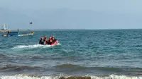 Berenang Pagi di Pantai Karangnaya, Wisatawan Jakarta Mendadak Hilang