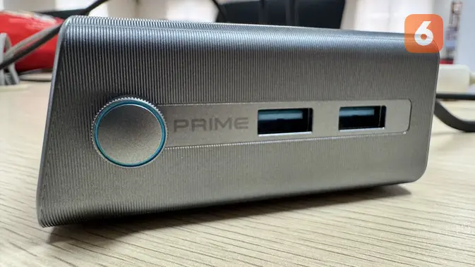 <p>Kenop Anker Prime Charger 250W untuk pengaturan fungsi di charger hub. (Liputan6.com/ Yuslianson)</p>