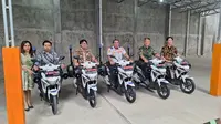Selis Serahkan 186 Unit Motor Listrik Agats ke Dishub DKI Jakarta (Arief/Liputan6.com)