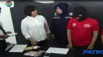 Dalam kamar didapati tiga orang pria tanpa busana, mereka bertiga diduga melakukan aktivitas sesksual menyimpang.