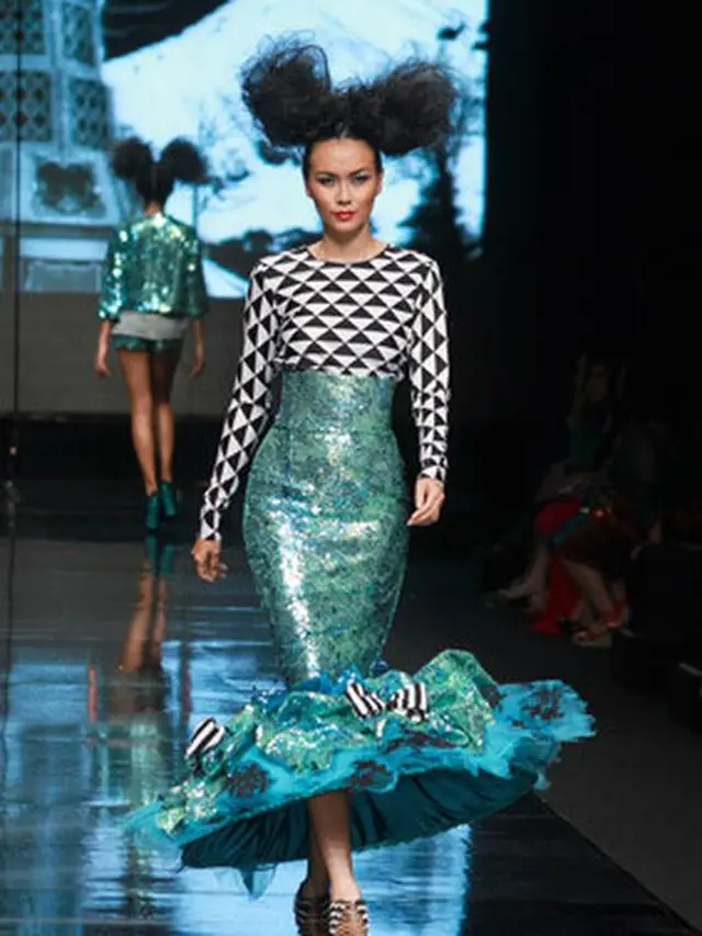 Persembahan Fashion Penuh Cinta dari Para Sahabat untuk Robby Tumewu