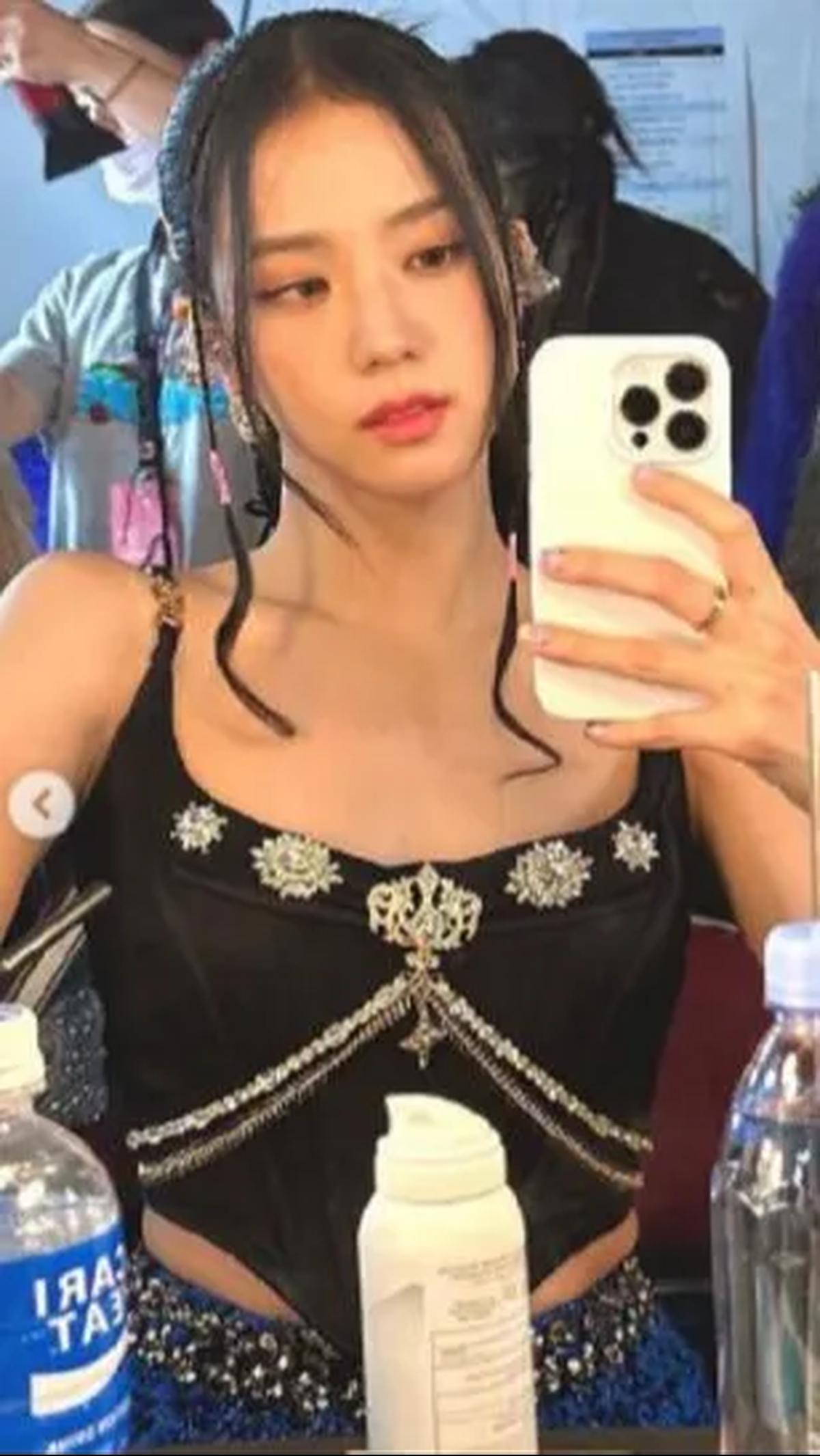 2. Cepol Satu ala Jisoo BLACKPINK