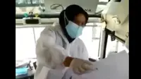 Video viral diduga perempuan ber-APD jual surat swab di bus. (Istimewa)