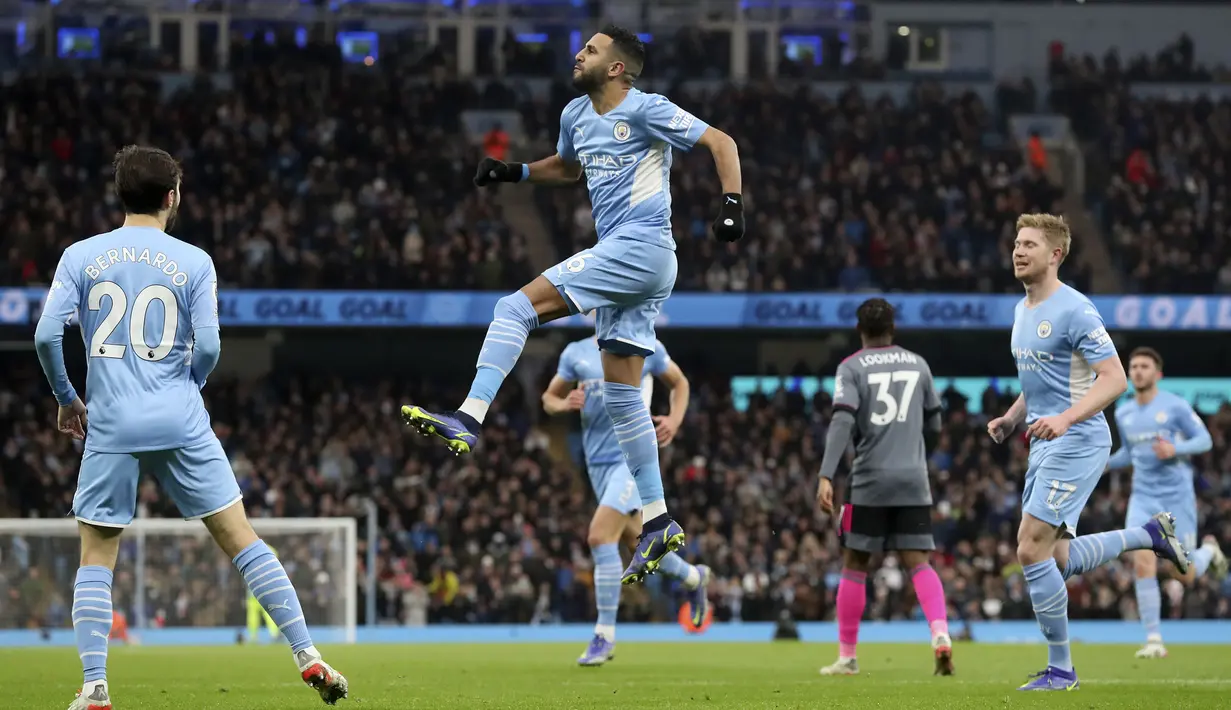 Manchester City akhirnya mampu mengendalikan laga yang semakin seru tersebut. The Cityzens mampu menambah dua gol lagi untuk menyudahi laga tersebut. Laga Manchester City melawan Leicester City berakhir dengan skor 6-3. (AP/Scott Heppell)