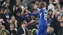 Pemain Chelsea, Nicolas Jackson, berjoget setelah mencetak gol ke gawang Tottenham Hotspur pada laga Liga Inggris di Stadion Stamford Bridge, Jumat (3/4/2024). (AP Photo/Kirsty Wigglesworth)