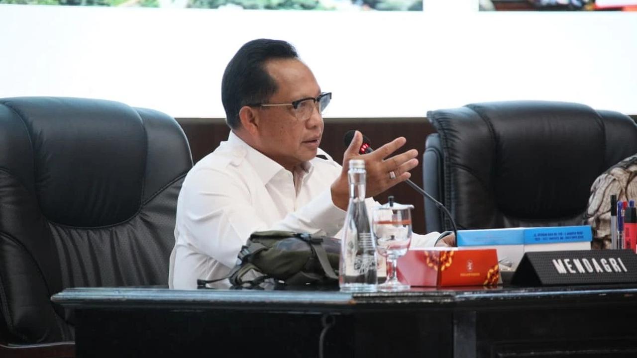 Mendagri Tito Karnavian saat memimpin Rapat Bersama Komite Eksekutif Percepatan Pembangunan Otsus Papua