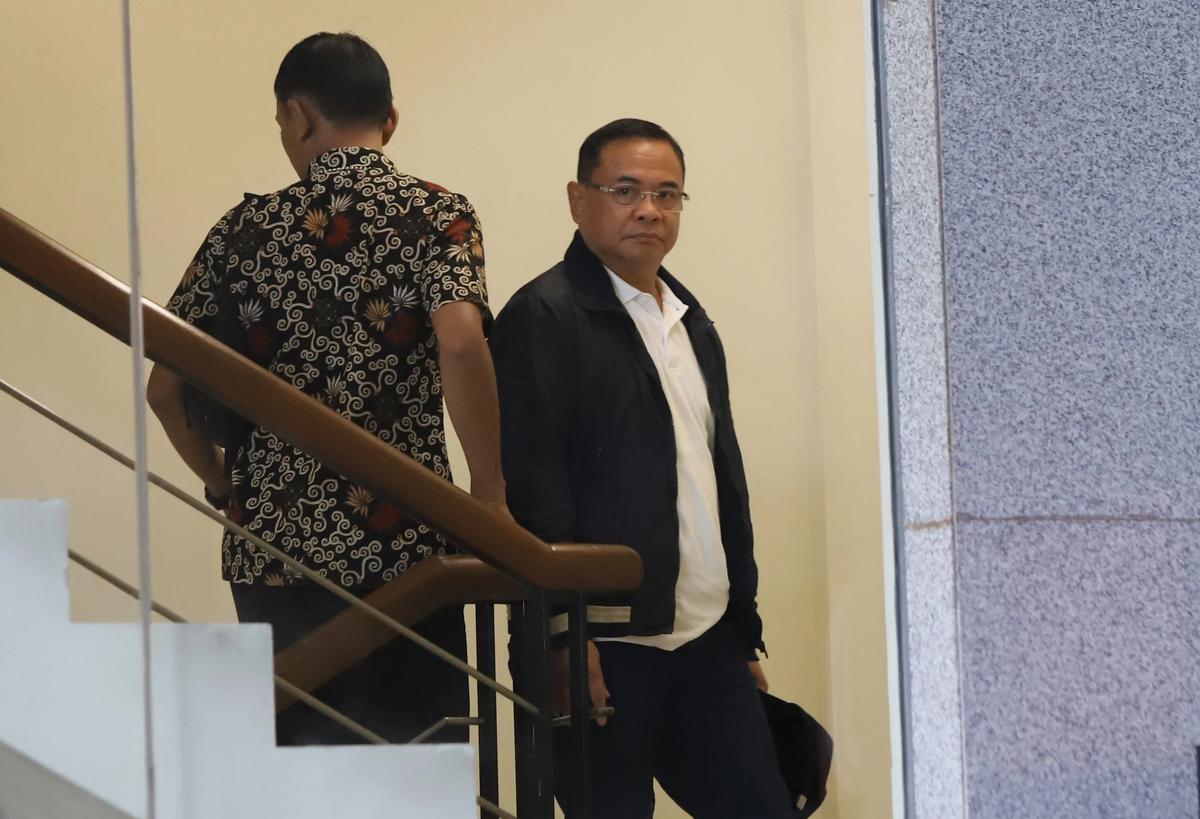 FOTO: Bupati Pati Sudewo Tiba di Gedung KPK Usai Terjaring OTT