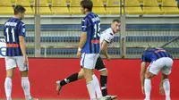Gelandang Parma, Dejan Kulusevski, merayakan gol yang dicetaknya ke gawan Atalanta pada laga lanjutan Serie A di Stadio Ennio Tardini, Rabu (29/7/2020) dini hari WIB. Atalanta menang 2-1 atas Parma. (Massimo Paolone/LaPresse via AP)